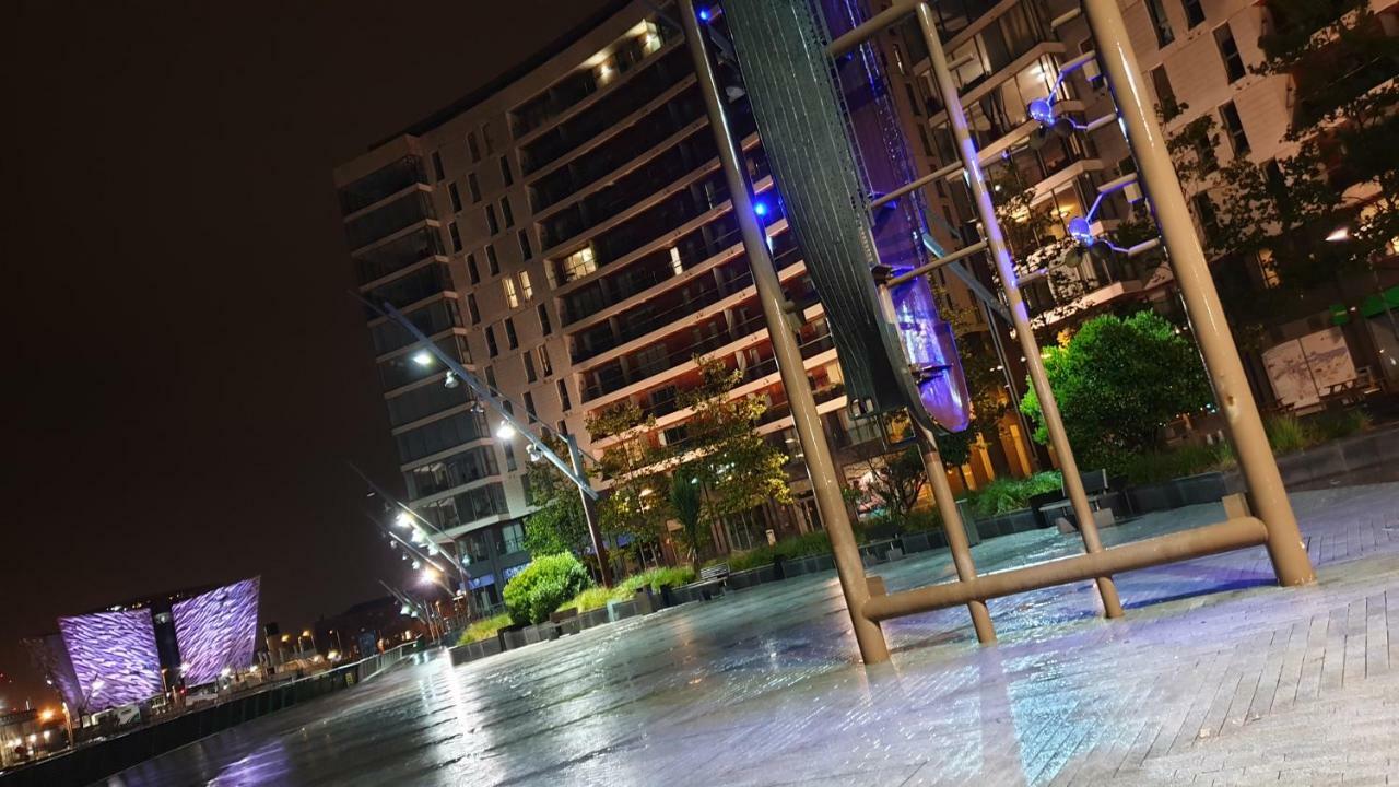 Luxury Apartment Marina Views At Titanic Quarter Belfast Exterior photo